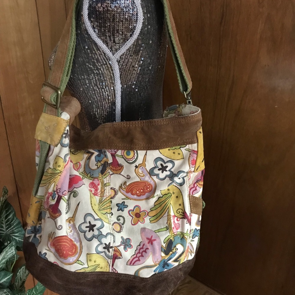 LUCKY BRAND PATTERN CLASHING BUCKET BAG . SUEDE + CANVAS COLORFUL BOOK BAG